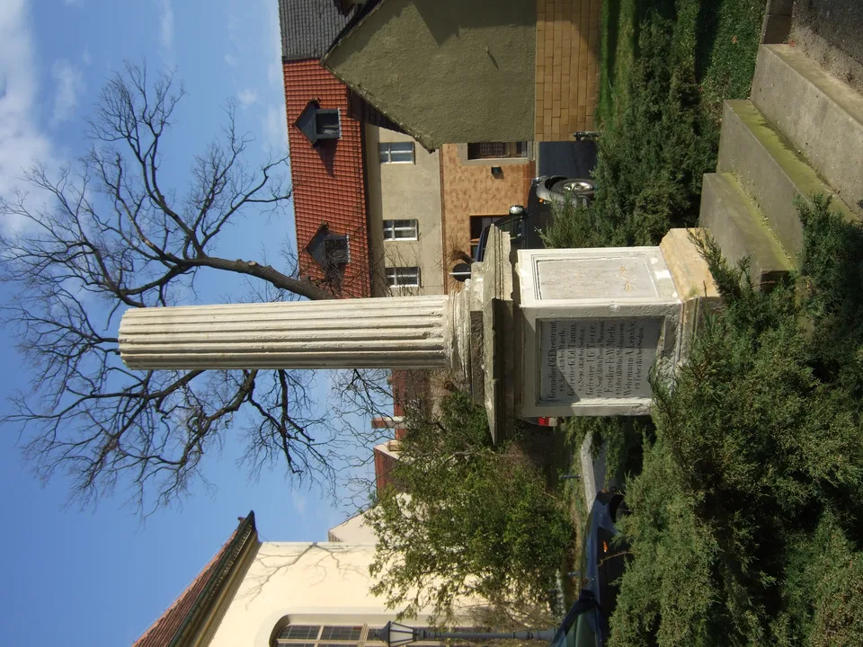 Säule ohne Figur, Kriegerdenkmal, Vorzustand