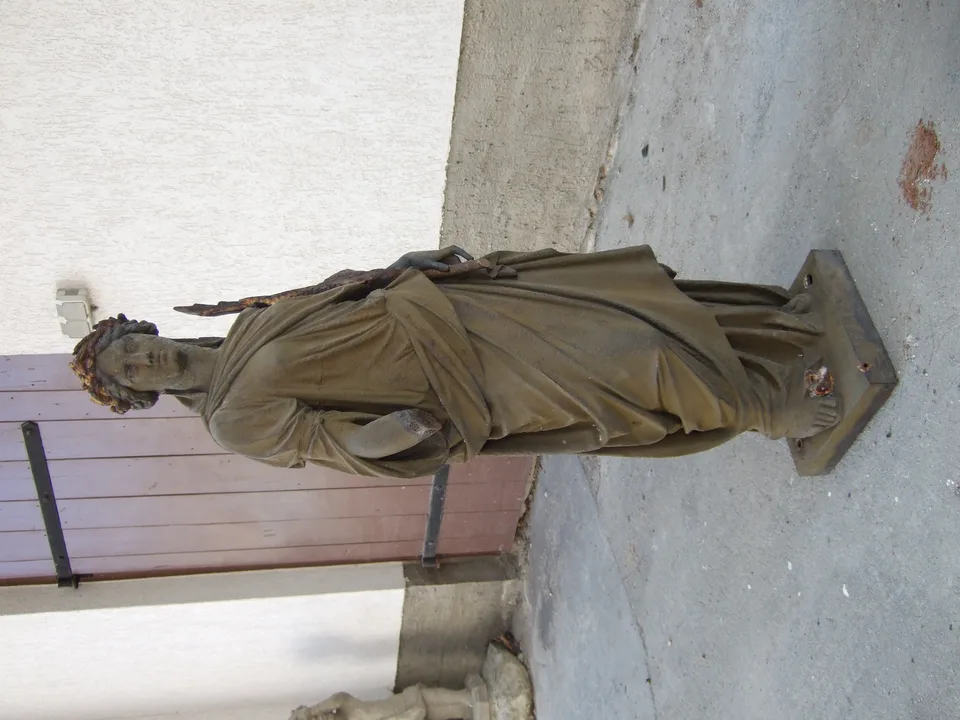 Germania-Figur liegend, abgenommen, Vorzustand