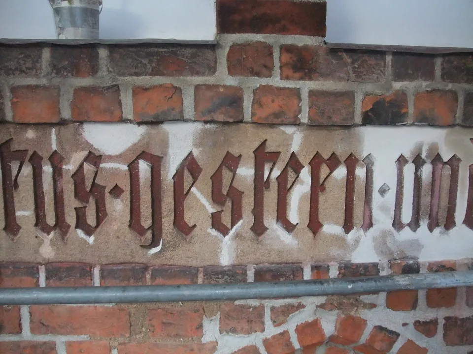 Schriftband 'Jesus Christus gestern und heute' (Oberkirche/Annenkapelle)